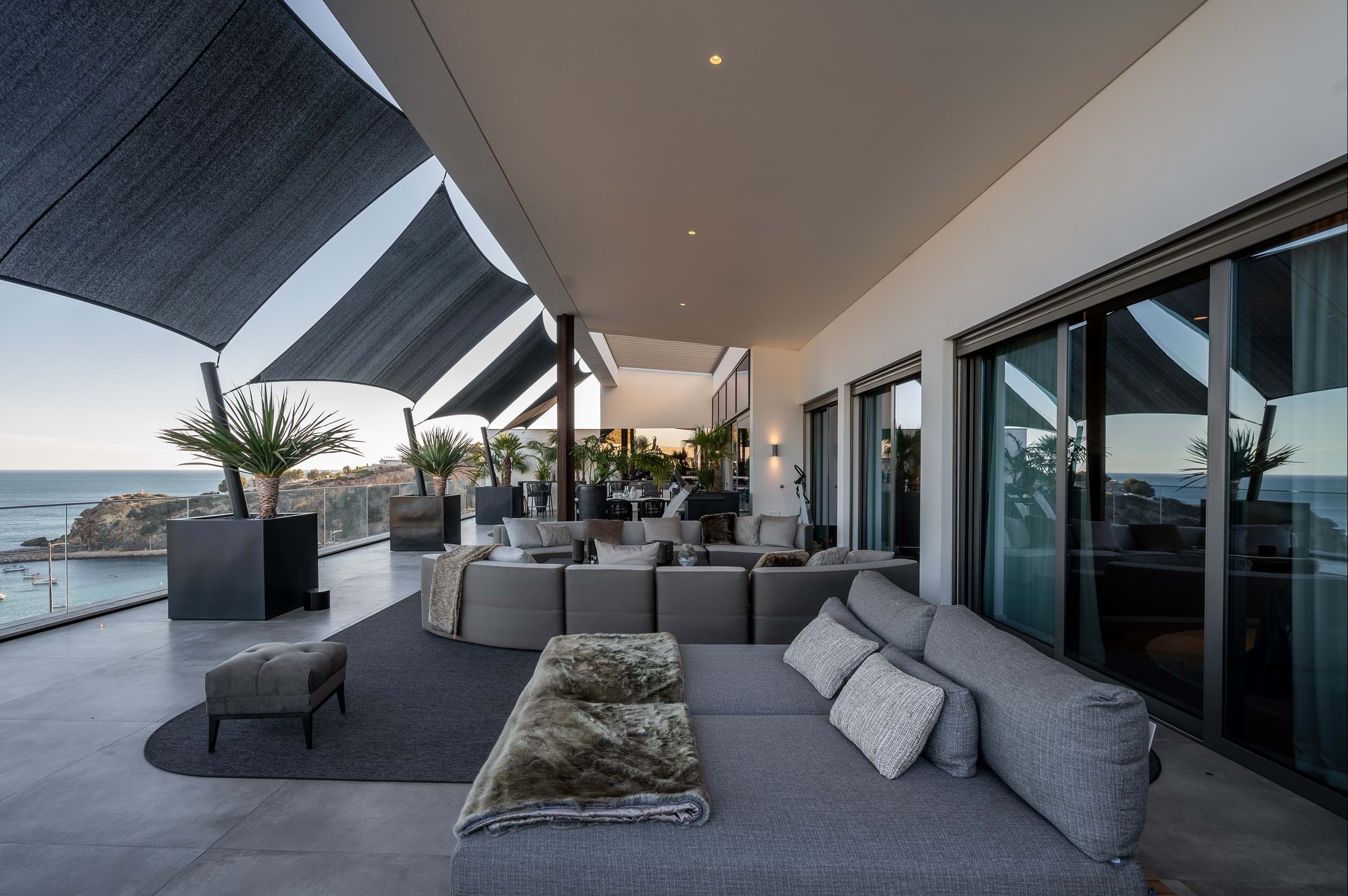 3 Bedroom Ocean View Penthouse - idealhomesluxury.com
